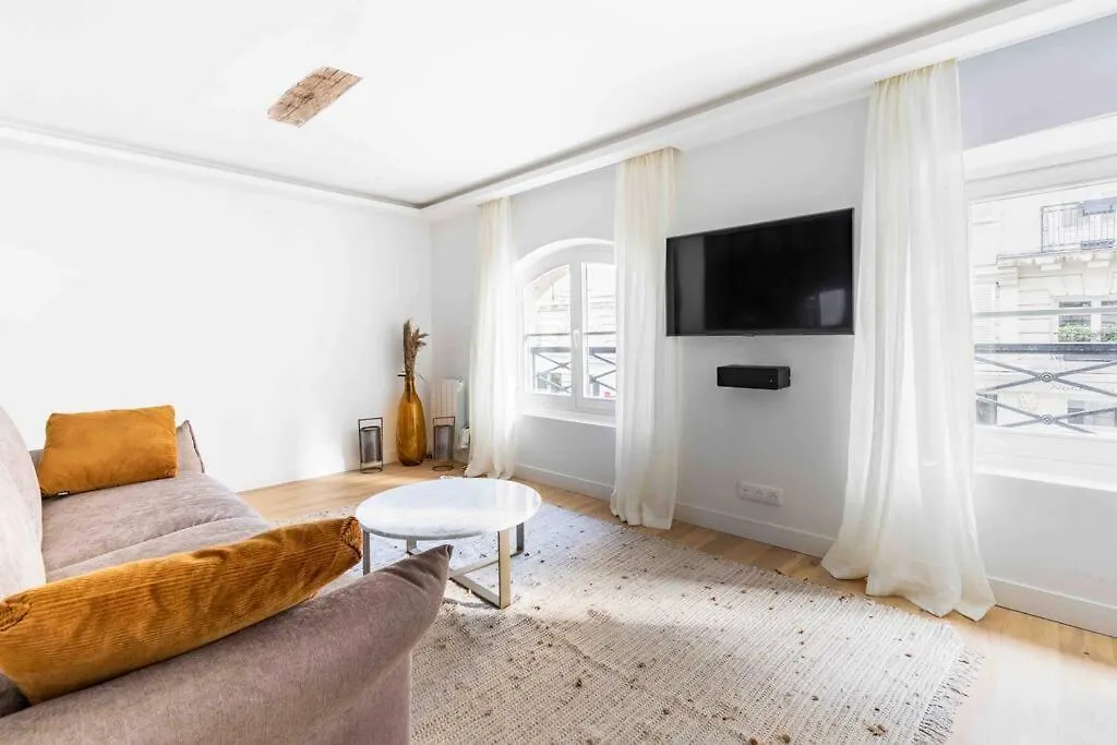 Invalides Palais Bourbon Luxueux Appartement 4P 巴黎
